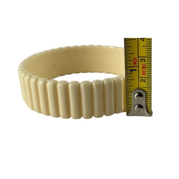 Vintage Cream Ribbed Bakelite Bangle Bracelet Jewelry Accessory - Picture 8 of 8